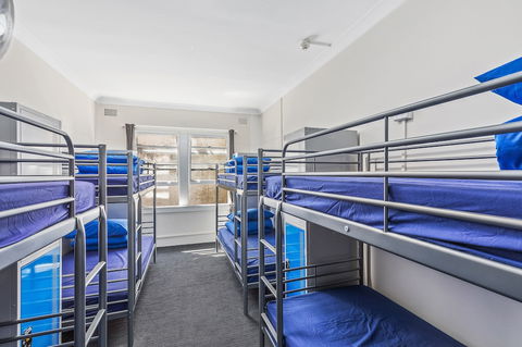 Ady's Place Backpackers - Tourism Noosa 4