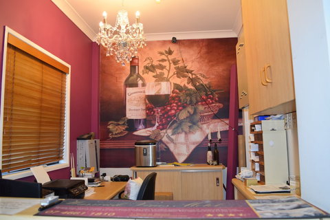 Warwick Vines Motel - Tourism Noosa 1