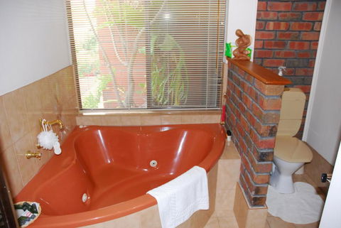 Gaerwood B & B - Tourism Noosa 5