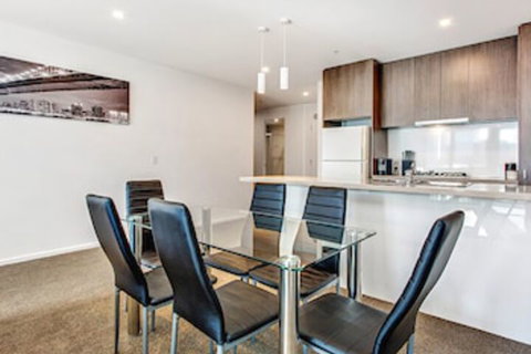 MJ Shortstay Southbank Grande Apartments - Tourism Noosa 5