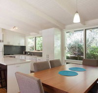 Maryrose Beautiful close walk to the beach - Tourism Noosa