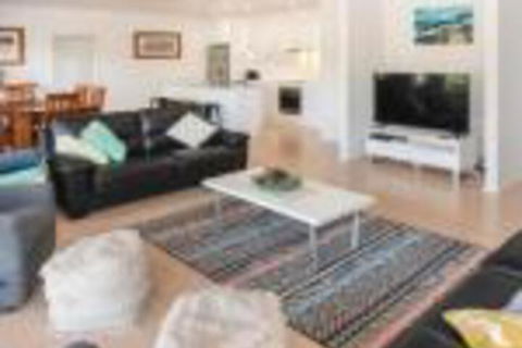 Wirraway Luxury Chalet - Tourism Noosa 0