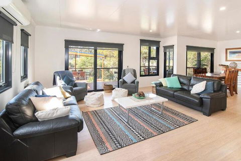Wirraway Luxury Chalet - Tourism Noosa 6