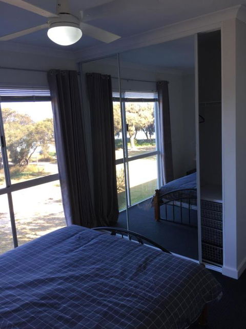 Falcon Bay 4x4 Townhouse - Tourism Noosa 4
