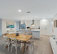 Into The Blue - Tourism Noosa
