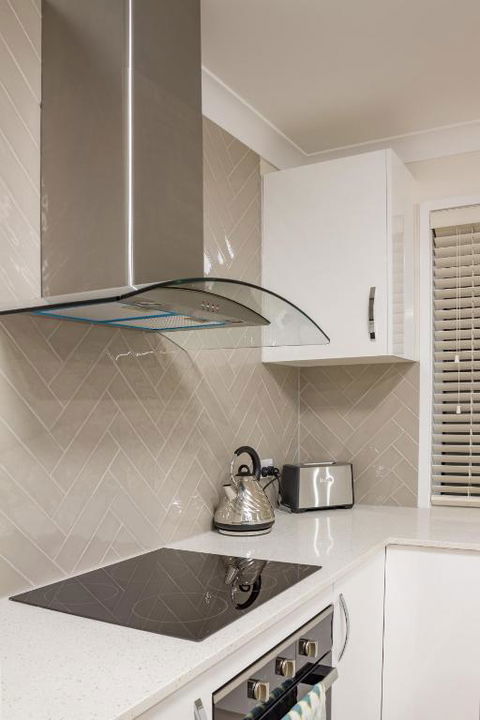 Brand New Executive Living - Tourism Noosa 6