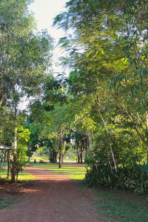 Banyan Tree Resort - Tourism Noosa 0