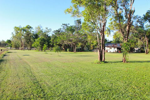 Banyan Tree Resort - Tourism Noosa 3