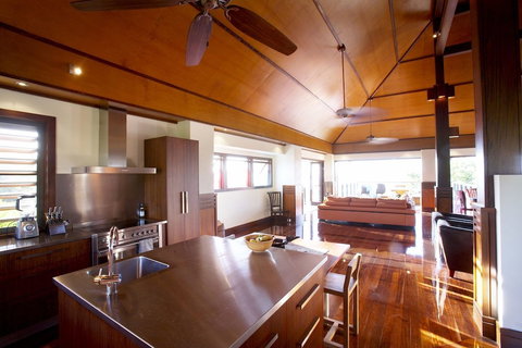 Lotus House - Tourism Noosa 4