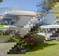 Through the Looking Glass - Tourism Noosa