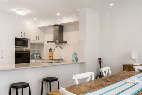 A PERFECT STAY - Ocean Walk - Tourism Noosa 5