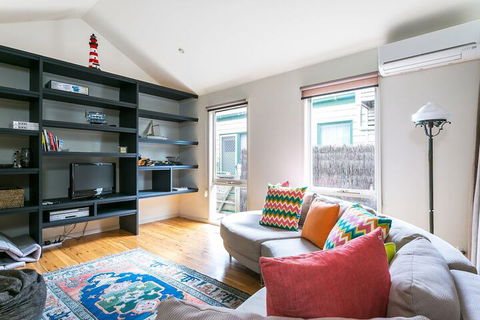 Fern Beach House - Tourism Noosa 5