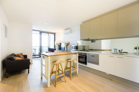 EVA, 1BDR Melbourne Apartment - Tourism Noosa 2