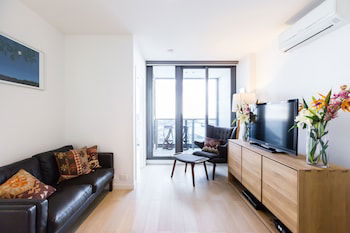 EVA, 1BDR Melbourne Apartment - Tourism Noosa 0
