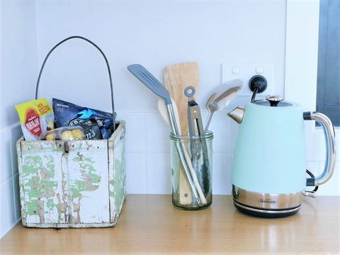 Flotsam Studio Accommodation - Tourism Noosa 0