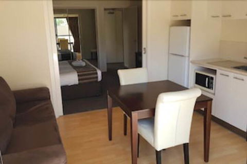 Lakeview Villa's - Tourism Noosa 5