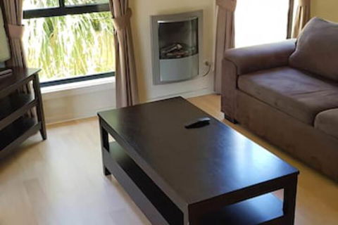 Lakeview Villa's - Tourism Noosa 7