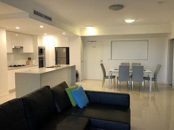 Four Bedrooms Apartment - Tourism Noosa 4