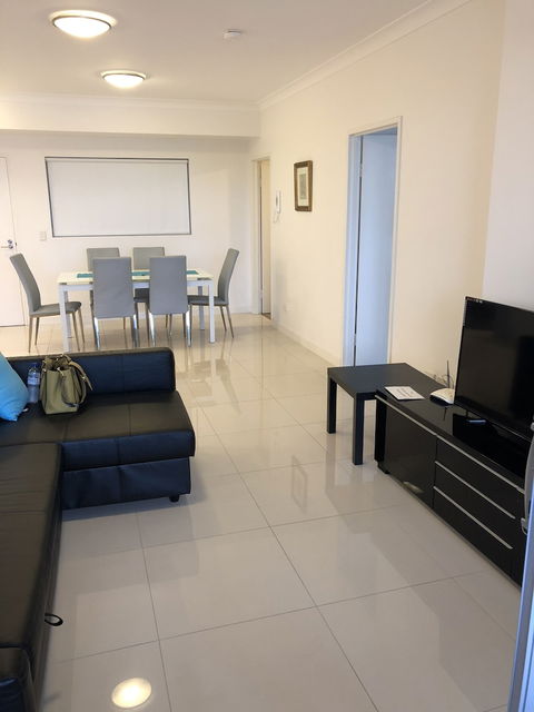 Four Bedrooms Apartment - Tourism Noosa 6
