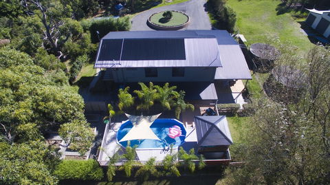 Elk Estate - Tourism Noosa 0