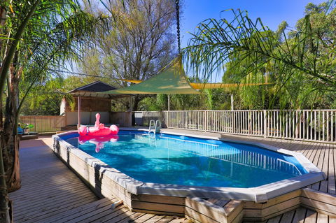 Elk Estate - Tourism Noosa 4