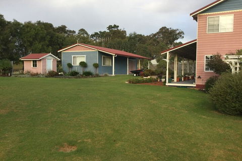 Painted Lady Bed & Breakfast - Tourism Noosa 7