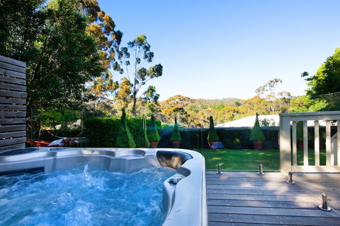 Hepburn View - Tourism Noosa 3