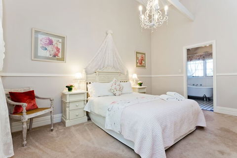 Oak Tree Cottage - Mundaring - Tourism Noosa 6