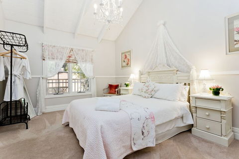 Oak Tree Cottage - Mundaring - Tourism Noosa 3