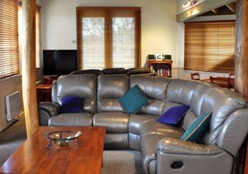 Eacottage - Tourism Noosa 0