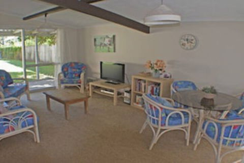 Fingal Beach Shack - Tourism Noosa 0