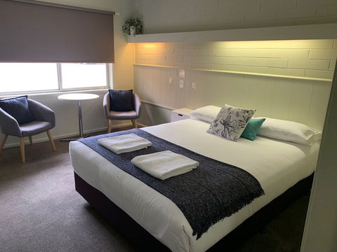 Finley Country Club Hotel Motel - Tourism Noosa 5