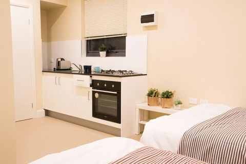 T & M HOUSE - Tourism Noosa 5
