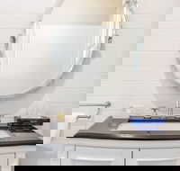 Grandview Accommodation - The Flaxley Apartments - Tourism Noosa