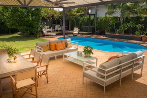 The Kinninmont House - Tourism Noosa 0