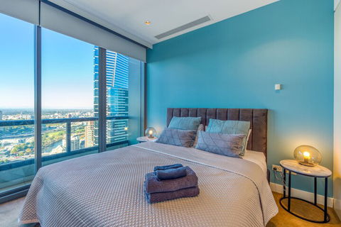 Flying Views Over The CBD - Tourism Noosa 1