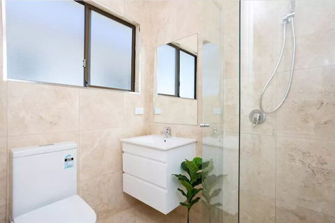 EJ Homes At The Entrance - Tourism Noosa 7