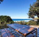 Barefoot on Blueys - Tourism Noosa