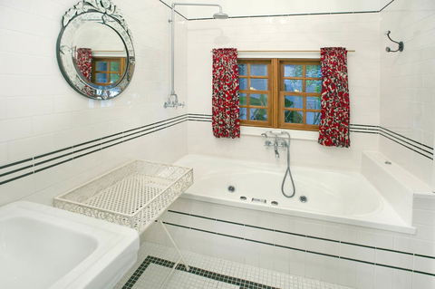 TRANQUILO BEACH HOUSE - Tourism Noosa 6