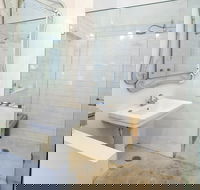 TRANQUILO BEACH HOUSE - Tourism Noosa