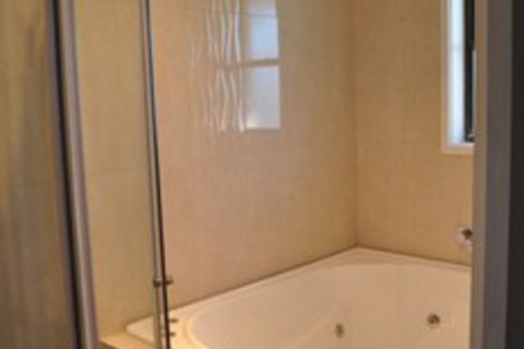 Lake & Ocean View - Tourism Noosa 2