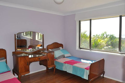 Lake & Ocean View - Tourism Noosa 4