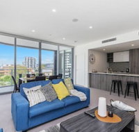 Luxury 2 Bed APT in South Brisbane  Free Parking Qsb058