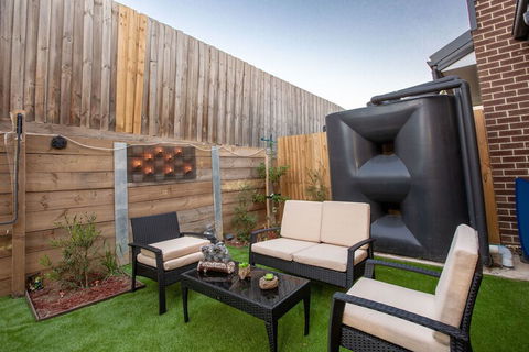 AUJOY 3 Bed Townhouse Burwood 3 - Tourism Noosa 2