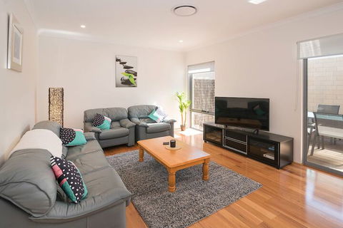 Gale House - Tourism Noosa 6