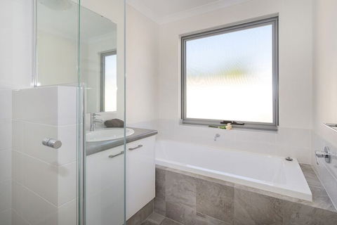 Gale House - Tourism Noosa 7