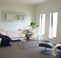Brand New 4 Bedrooms House - Tourism Noosa