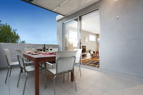 Essendon Sub Penthouse On Napier - Tourism Noosa 4