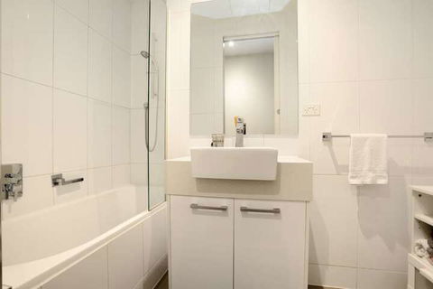 Essendon Sub Penthouse On Napier - Tourism Noosa 5