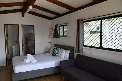 Lakeside Inn - Tourism Noosa 2